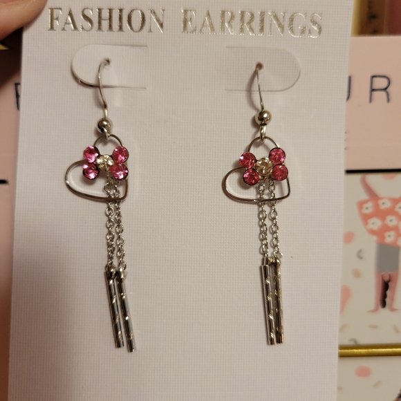 Long silver/pink bow earrings - Picture 1 of 2